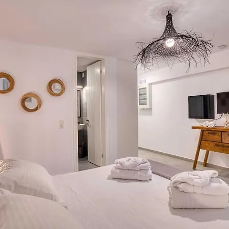 Grand Reve Paros Villa