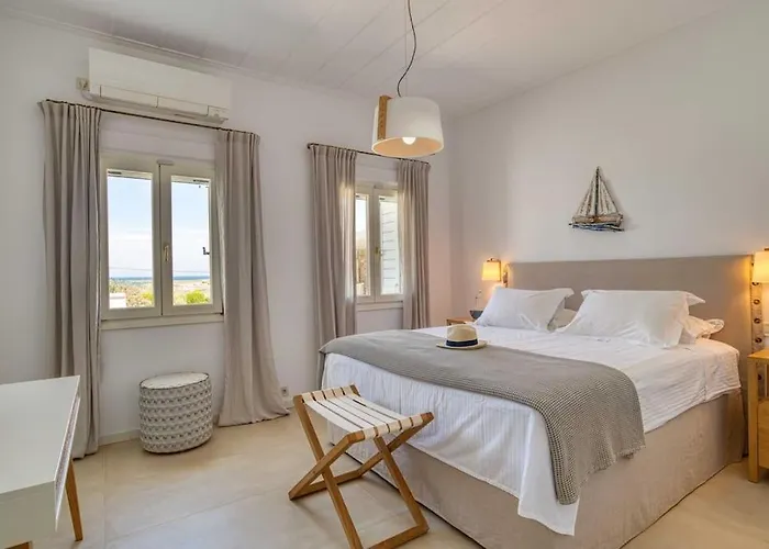 Grand Reve Paros נאוסה